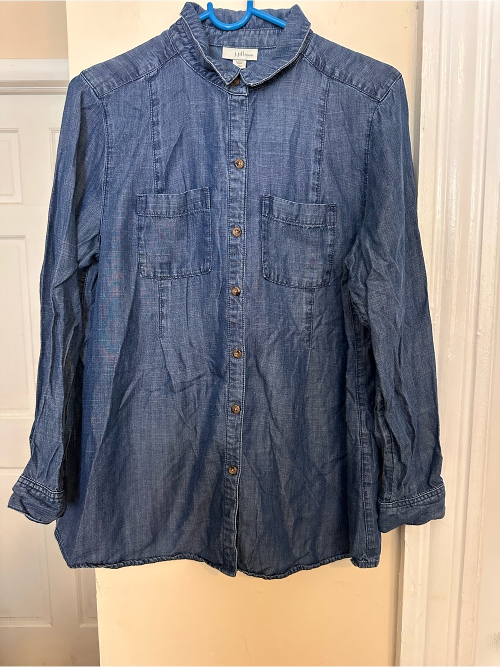 J. Jill Denim Chambray Shirt Medium Petite Blue Button Front Pockets